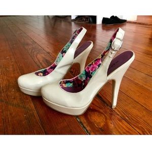 🌻 Madden Girl Beige Sling Backs